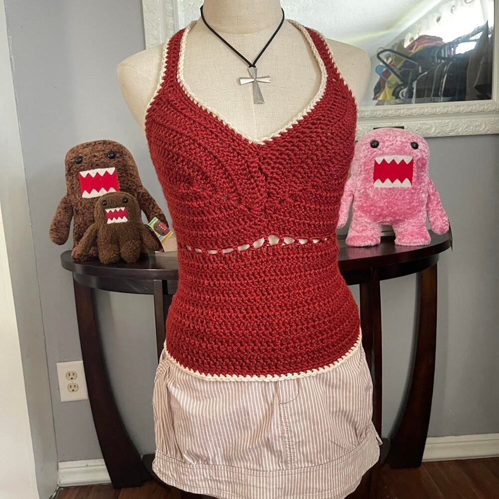 Y2k crotchet top